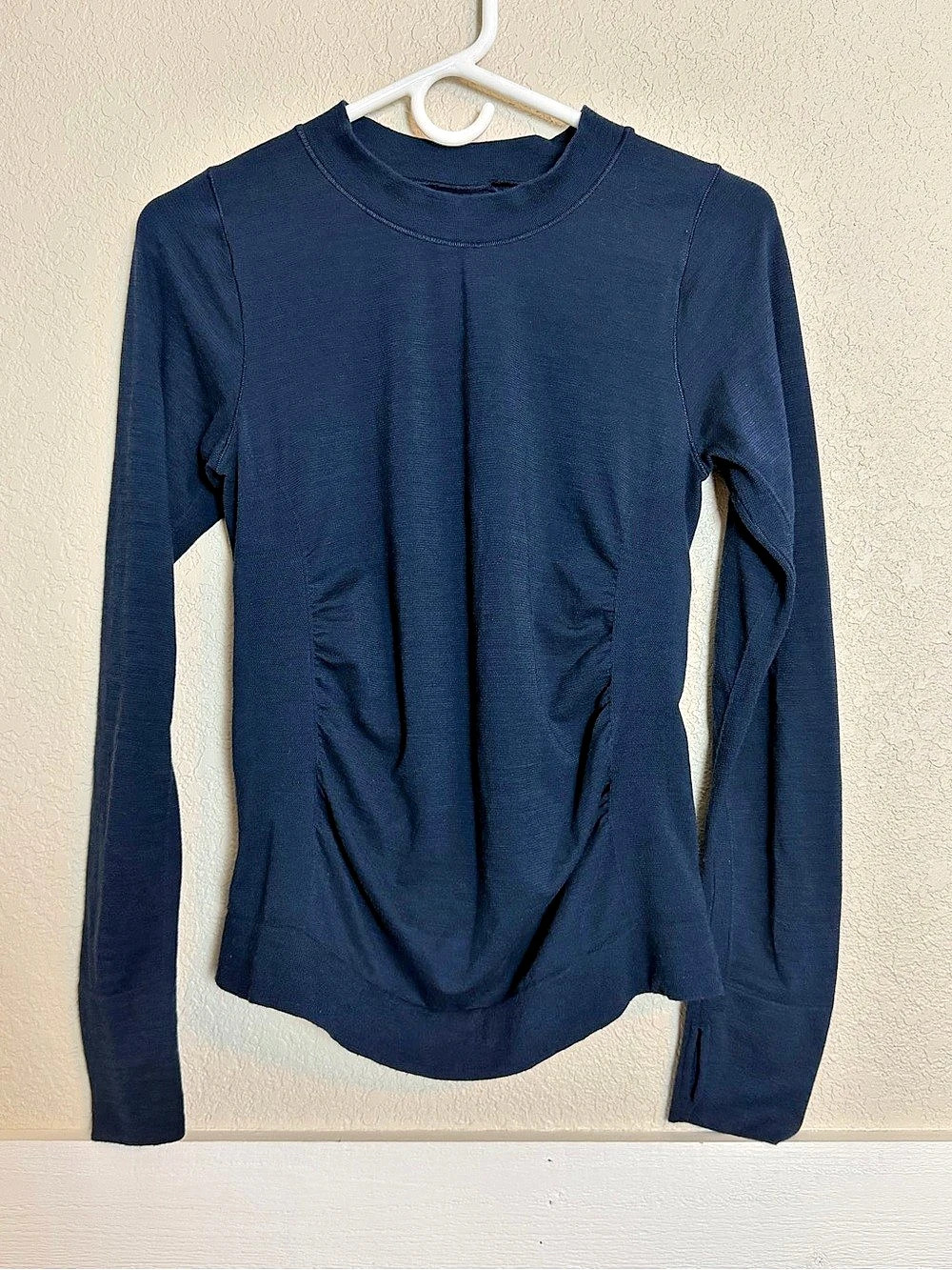 Athleta Run Free Long Sleeve Long Sleeve Athletic Top in Blue Size Medium